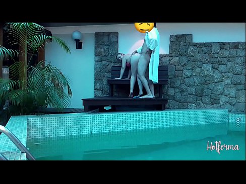 ❤️ O xefe invita a criada á piscina, pero non puido resistirse a un quente ️❌ Porno anal a nós gl.poliglass34.ru ❌