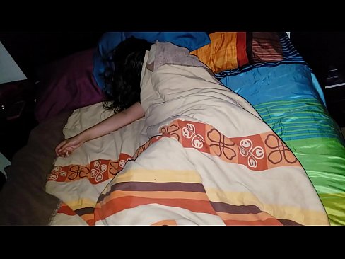 ❤️ Fillastro reprendendo á súa nova madrasta mentres ela dorme. ️❌ Porno anal a nós gl.poliglass34.ru ❌